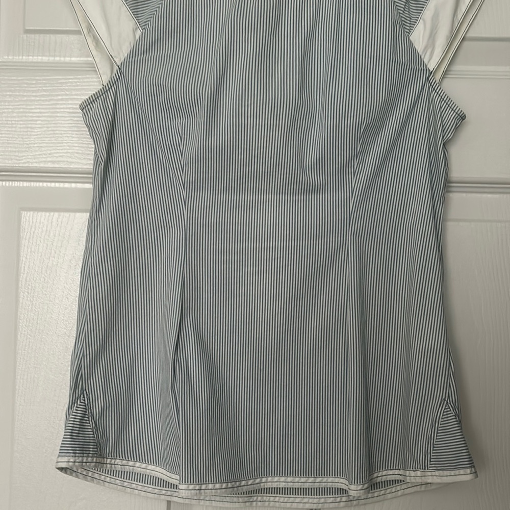 BCBGMaxAzria Striped Blouse XS - Picture 6 of 9